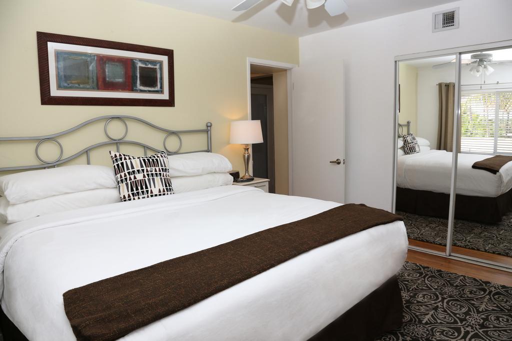 The Cabanas Guesthouse & Spa - Gay Resort Catering To Gay Men Oakland Park Exteriör bild