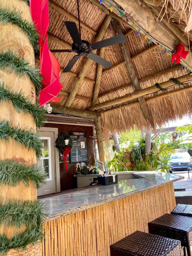 The Cabanas Guesthouse & Spa - Gay Resort Catering To Gay Men Oakland Park Exteriör bild
